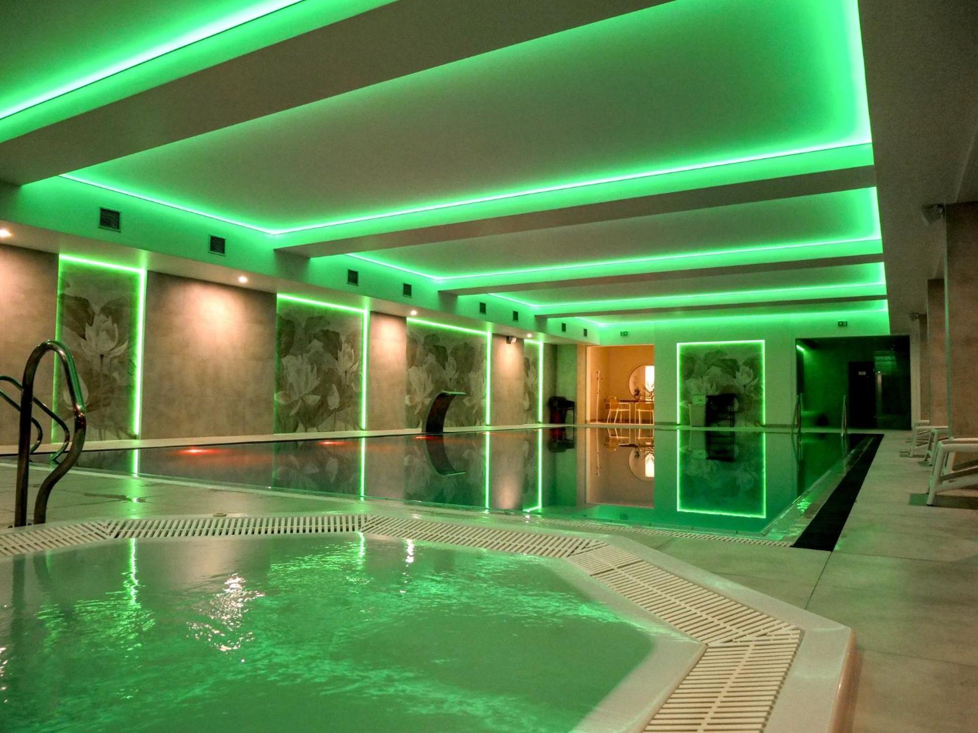 Krol Plaza Spa & Wellness ياروسوافيتس المظهر الخارجي الصورة