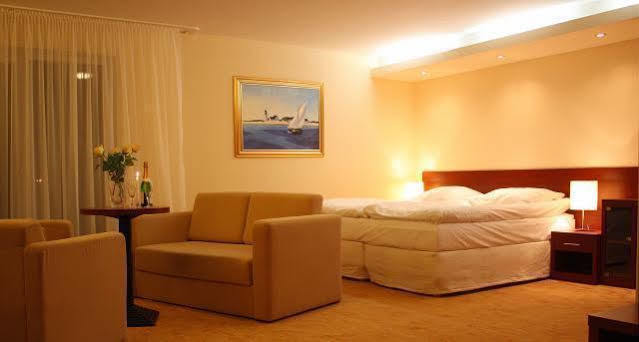 Krol Plaza Spa & Wellness ياروسوافيتس المظهر الخارجي الصورة